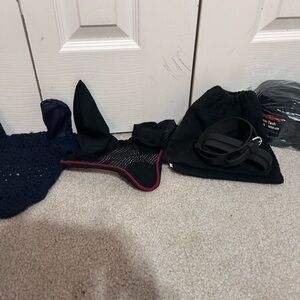 The price is altogether, so if you want 1 item message me for the correct price.